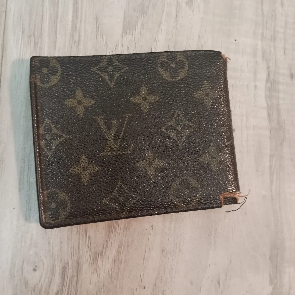 Authentic LOUIS VUITTON Monogram Porte Billet Carte Credit Marco